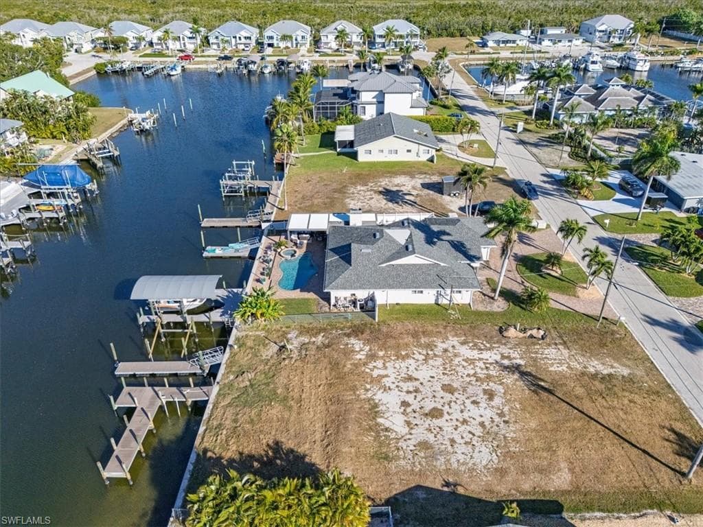 18164 Cutlass DR, FORT MYERS BEACH FL 33931-2