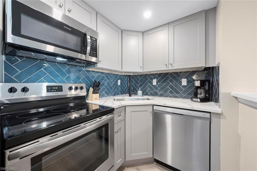 2230 Camino Del Mar DR, SANIBEL FL 33957-11