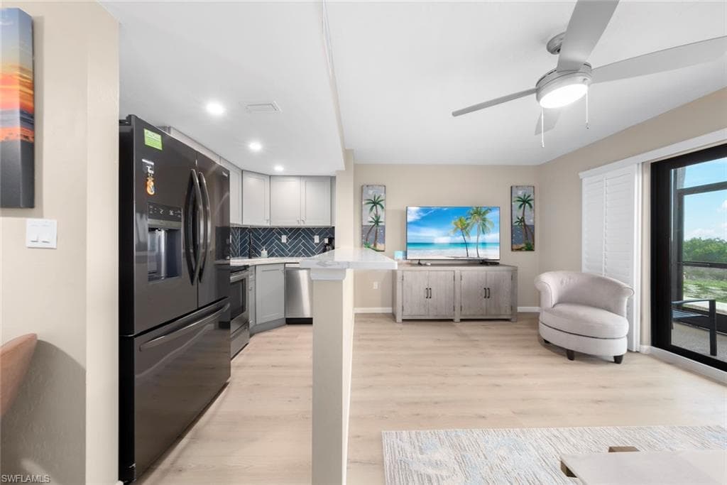 2230 Camino Del Mar DR, SANIBEL FL 33957-7