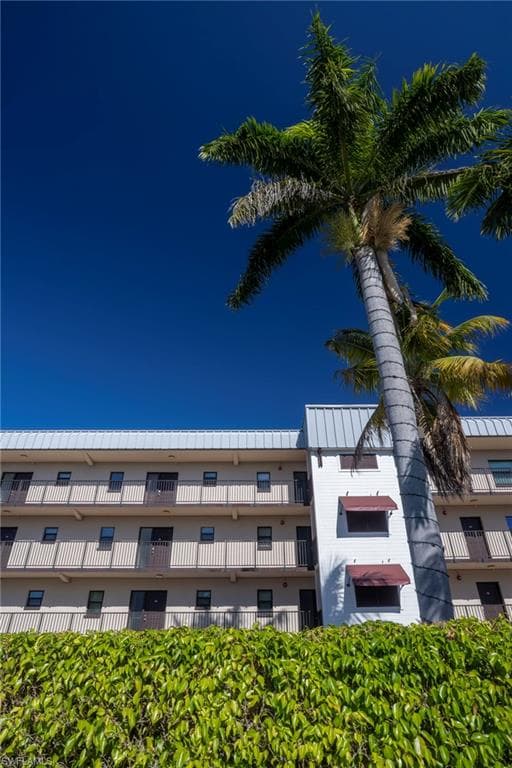 803 River Point DR # 105B, NAPLES FL 34102-35