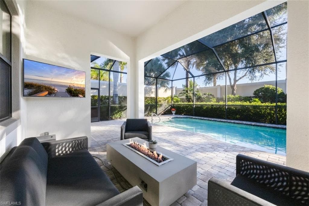 7222 Wilton DR, NAPLES FL 34109-22