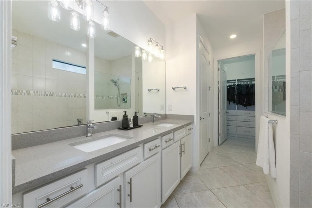 7222 Wilton DR, NAPLES FL 34109-12