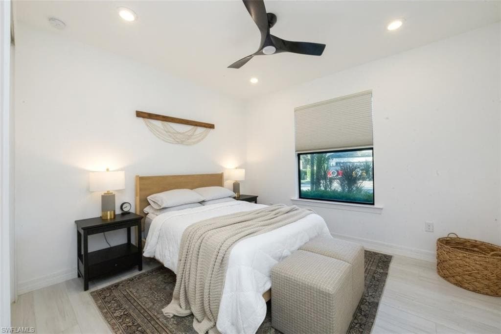 7222 Wilton DR, NAPLES FL 34109-16