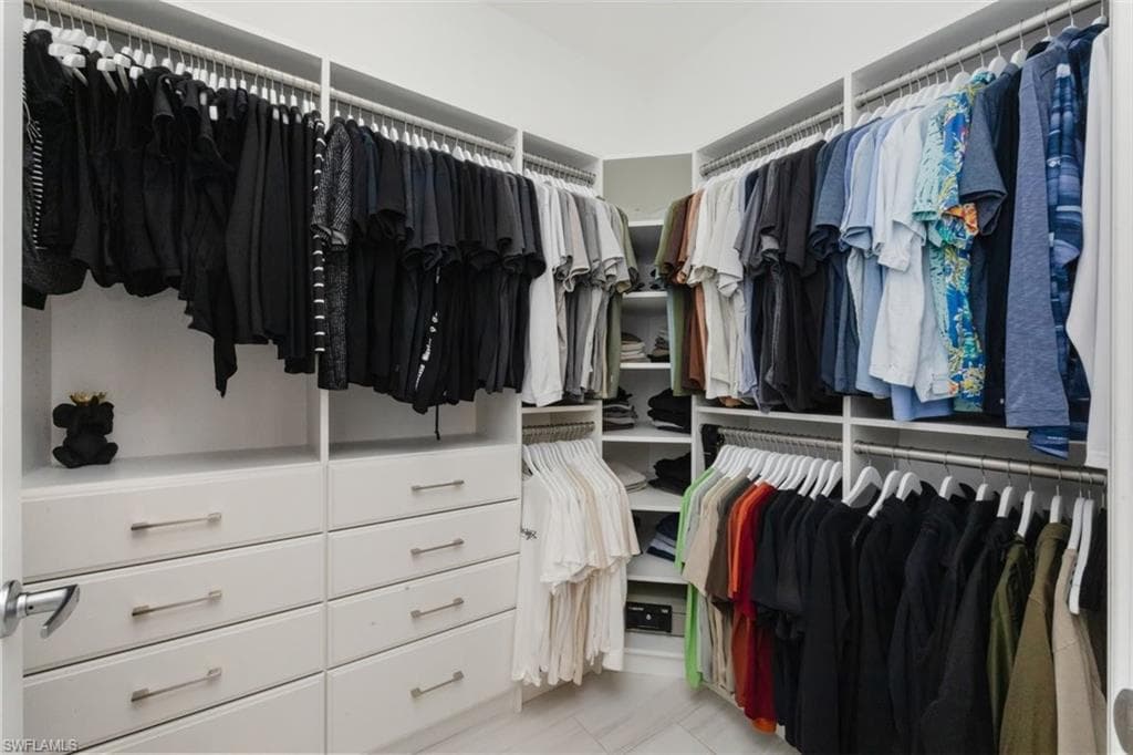 7222 Wilton DR, NAPLES FL 34109-15