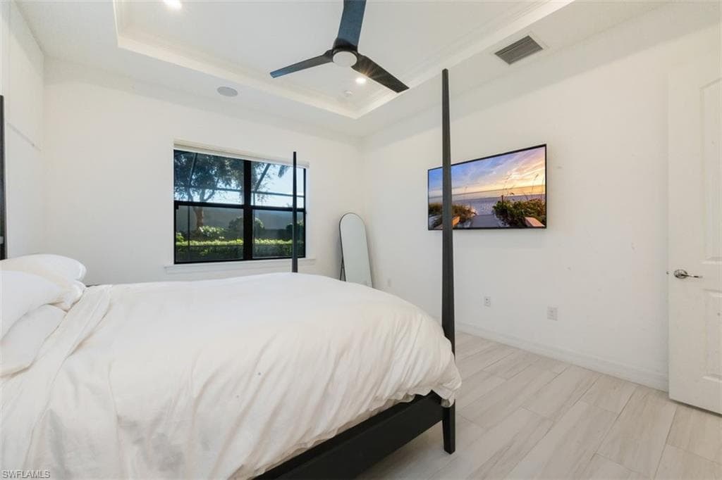 7222 Wilton DR, NAPLES FL 34109-11