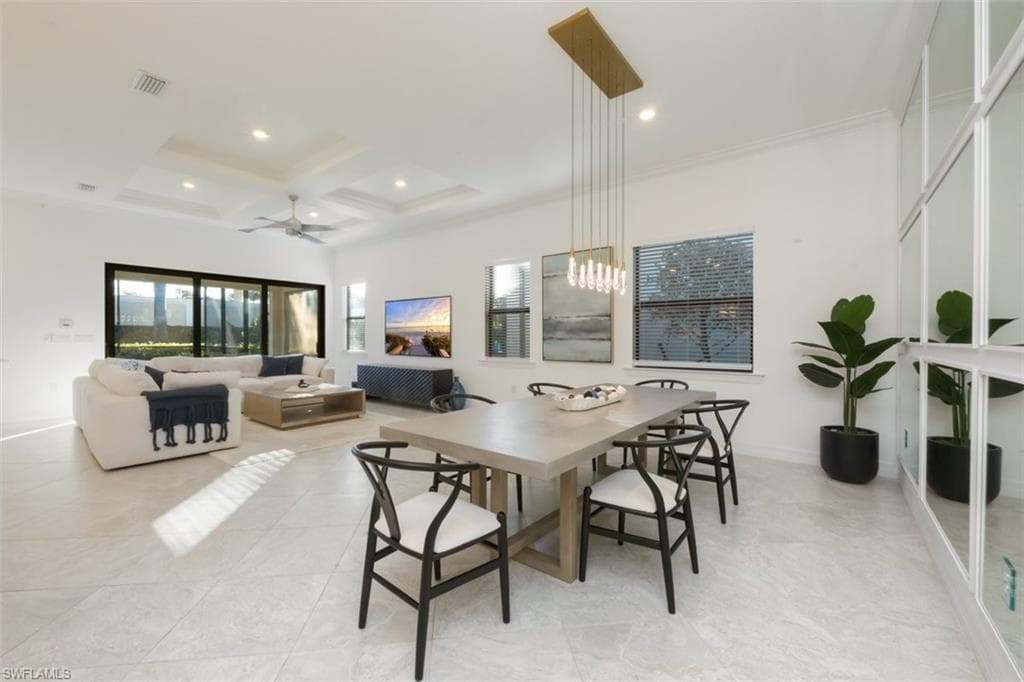 7222 Wilton DR, NAPLES FL 34109-4