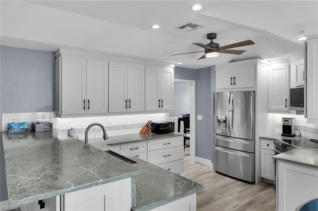 789 Coldstream CT, NAPLES FL 34104-5