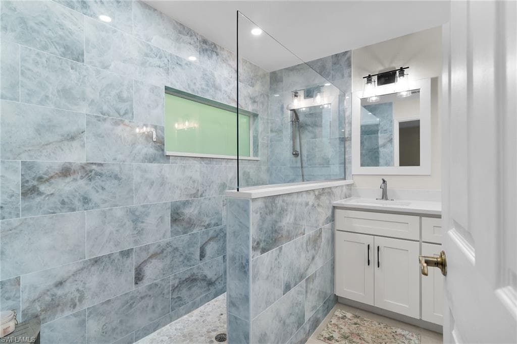 789 Coldstream CT, NAPLES FL 34104-15