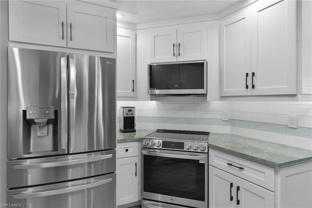 789 Coldstream CT, NAPLES FL 34104-8