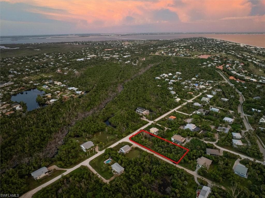 486 Ponce De Leon RD, SANIBEL FL 33957-1