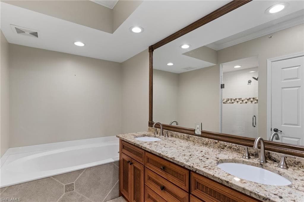 325 Dunes BLVD 904-13