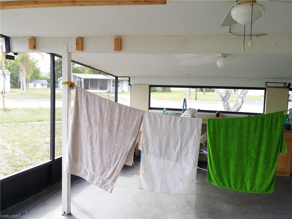 950 Lakeview DR, NORTH FORT MYERS FL 33903-25