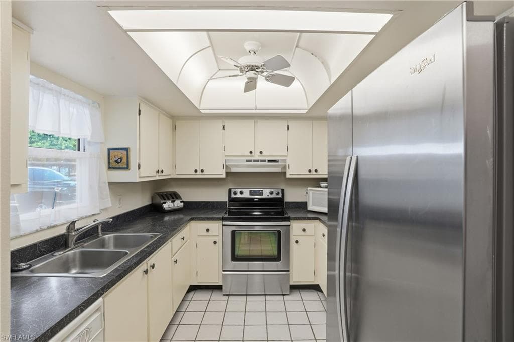 5451 Rattlesnake Hammock RD # 108, NAPLES FL 34113-8