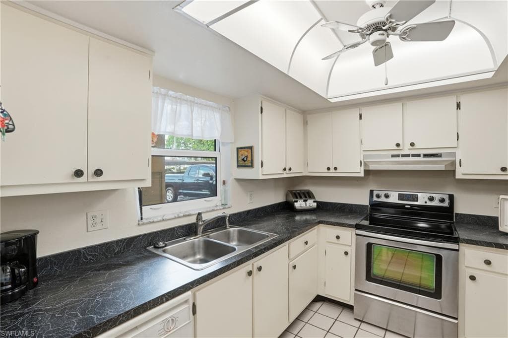 5451 Rattlesnake Hammock RD # 108, NAPLES FL 34113-9