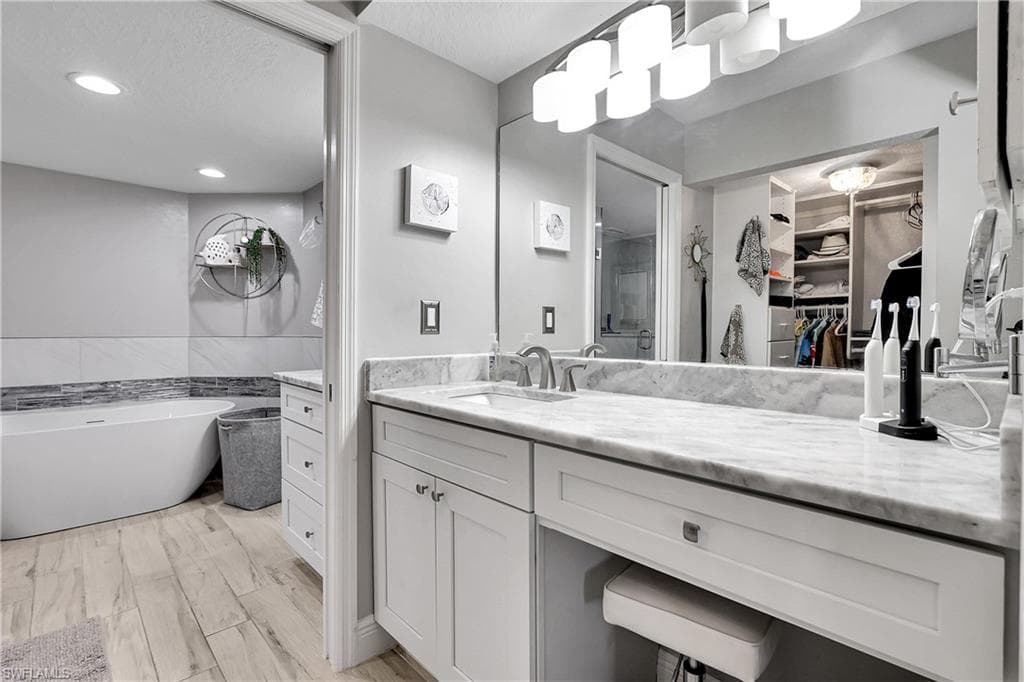 4199 Jace CT, ESTERO FL 33928-16