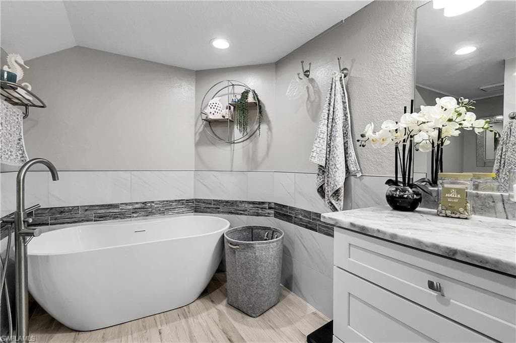 4199 Jace CT, ESTERO FL 33928-17