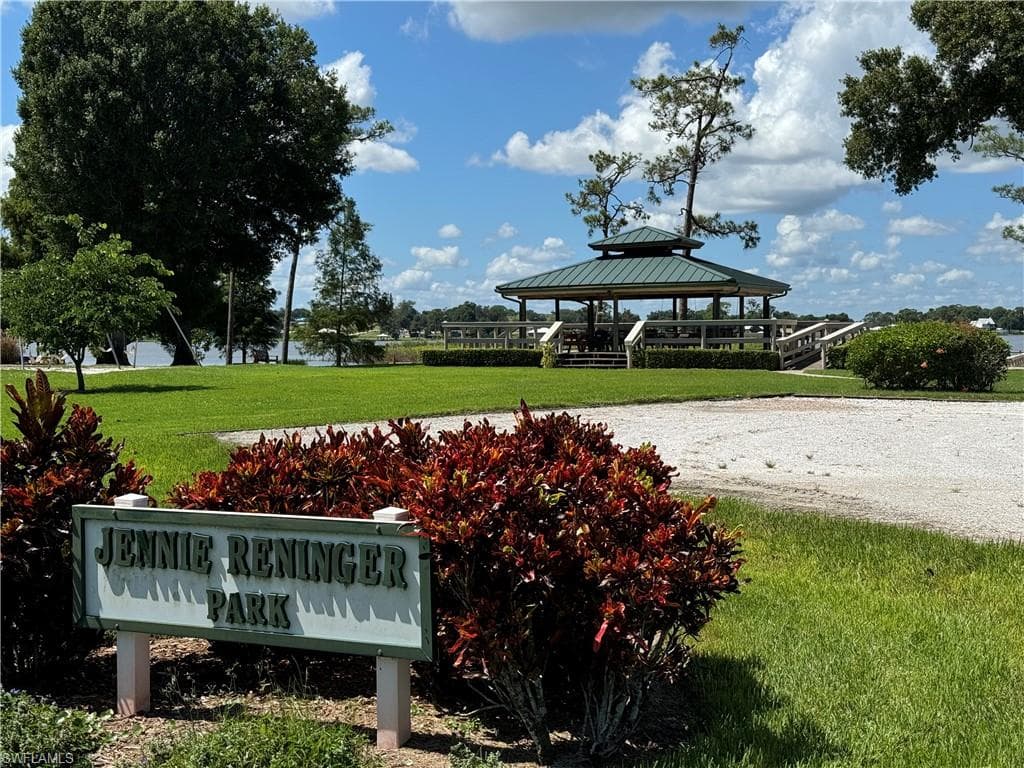 13 Meadowlake CIR S, LAKE PLACID FL 33852-5