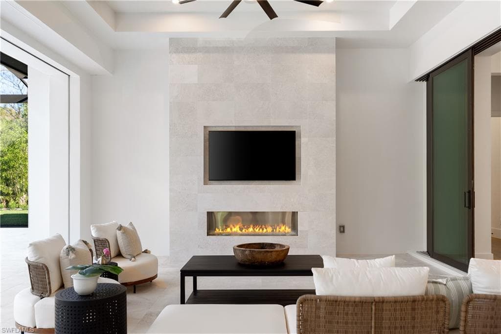 4525 Club Estates DR, NAPLES FL 34112-6