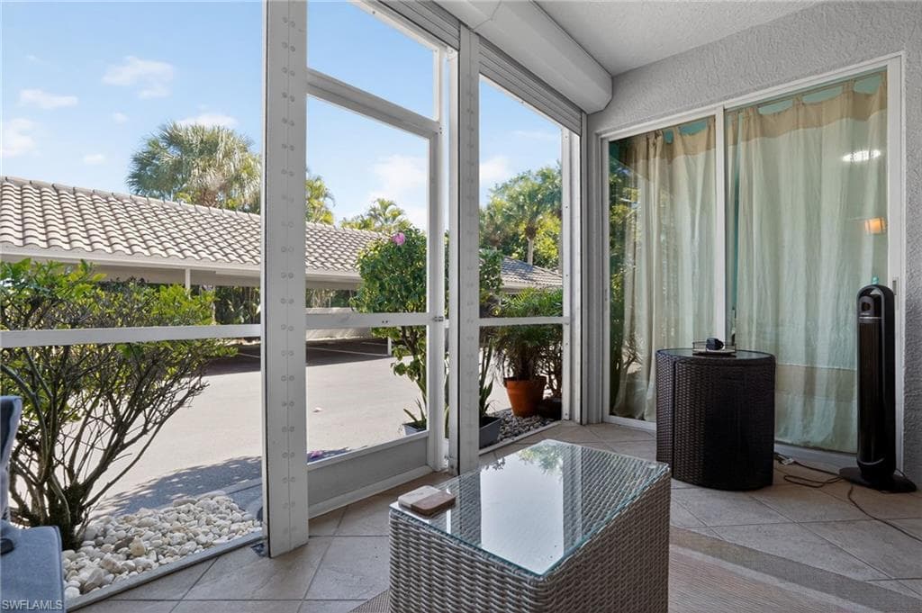 519 Roma CT # 101, NAPLES FL 34110-26