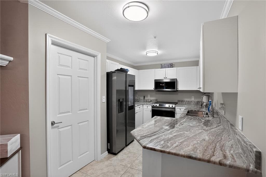 519 Roma CT # 101, NAPLES FL 34110-11