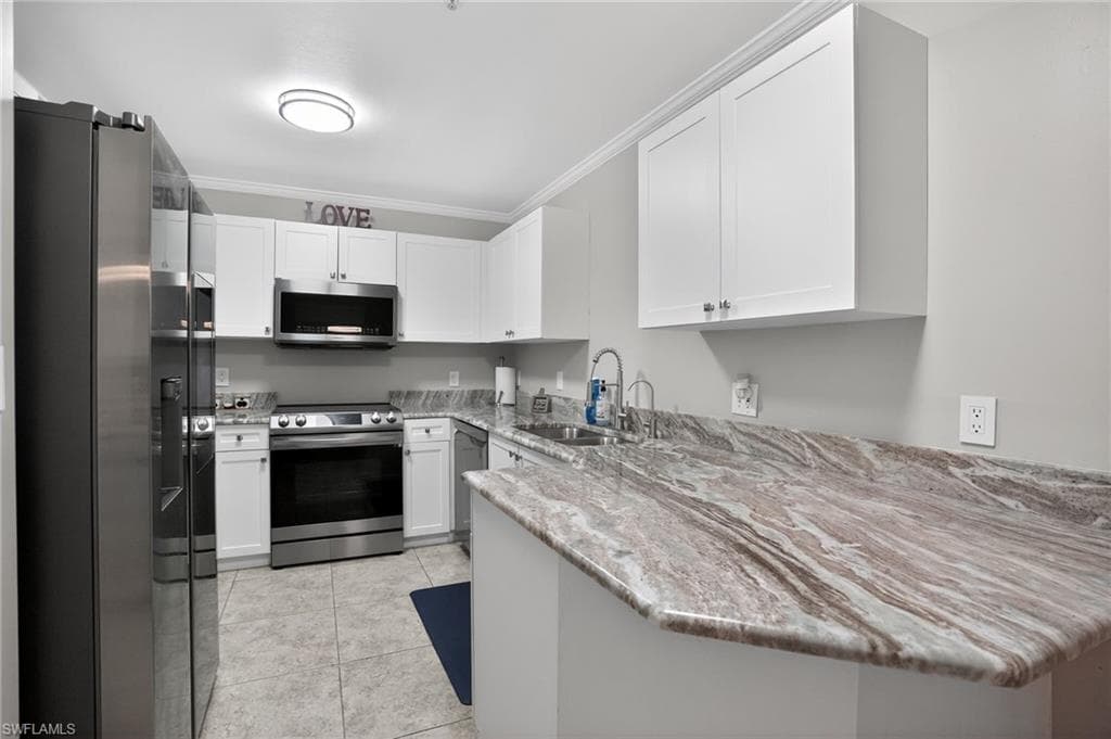 519 Roma CT # 101, NAPLES FL 34110-8