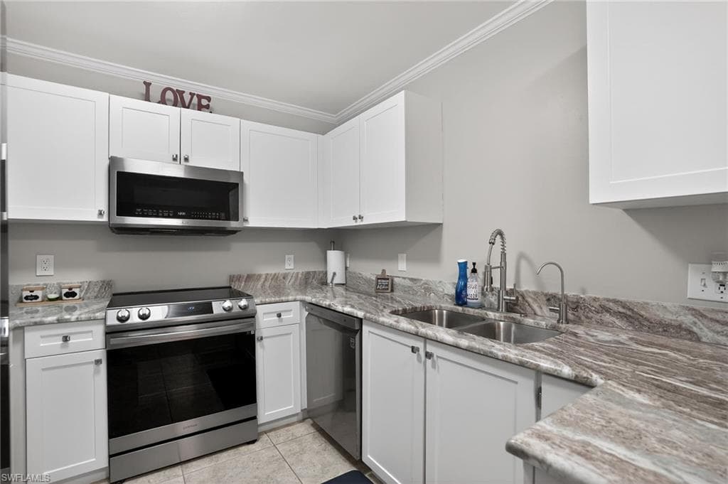 519 Roma CT # 101, NAPLES FL 34110-9