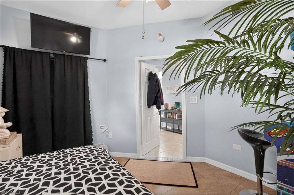 519 Roma CT # 101, NAPLES FL 34110-18