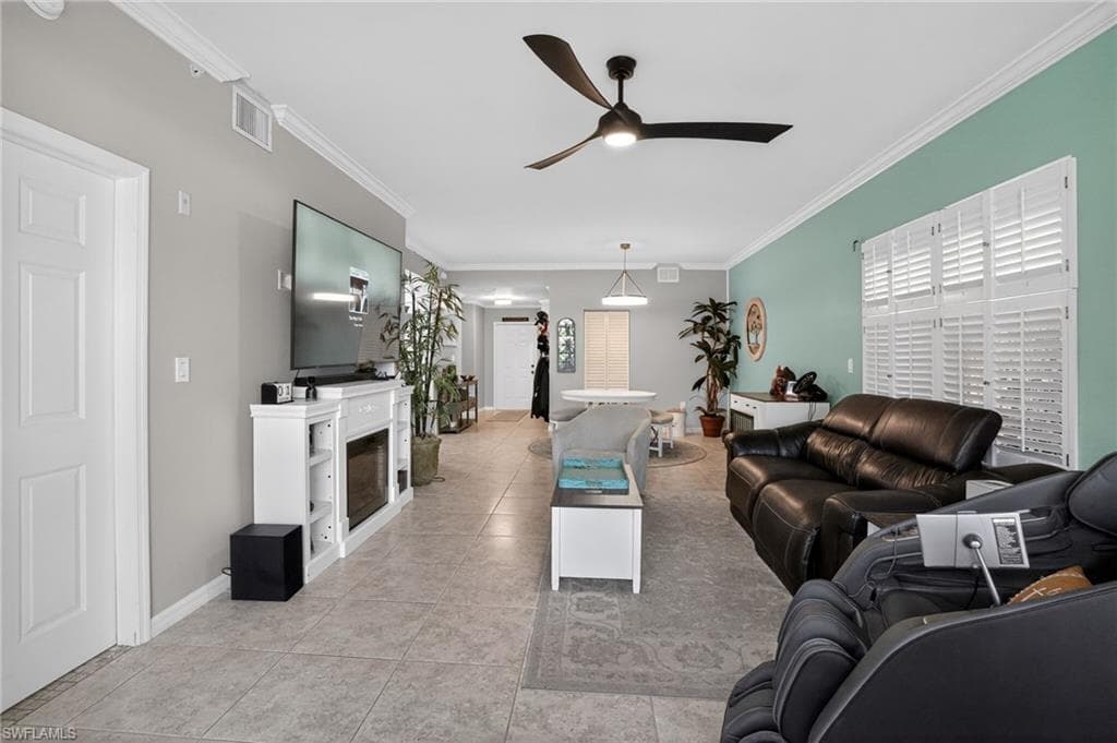 519 Roma CT # 101, NAPLES FL 34110-3