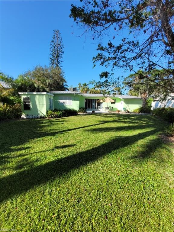 870 Forest AVE, NAPLES FL 34102-17