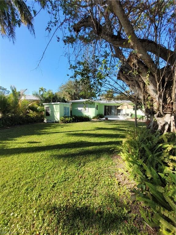 870 Forest AVE, NAPLES FL 34102-18