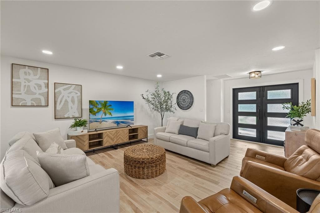 6822 Griffin BLVD, FORT MYERS FL 33908-12