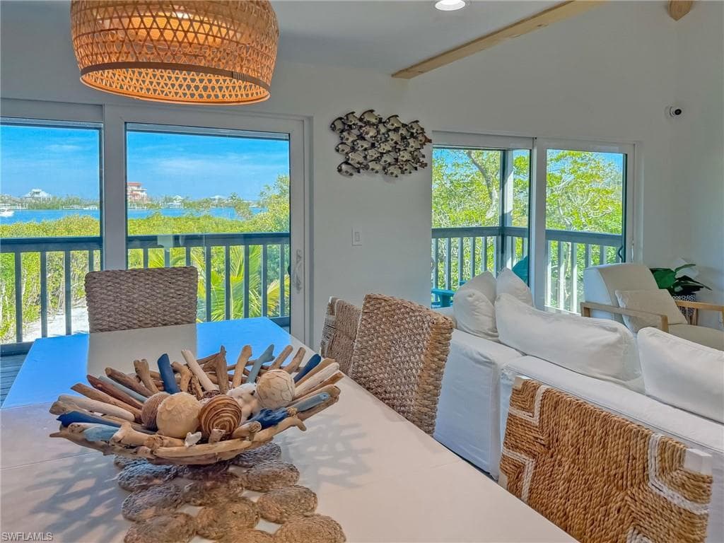 4490 Harbor Bend DR-6
