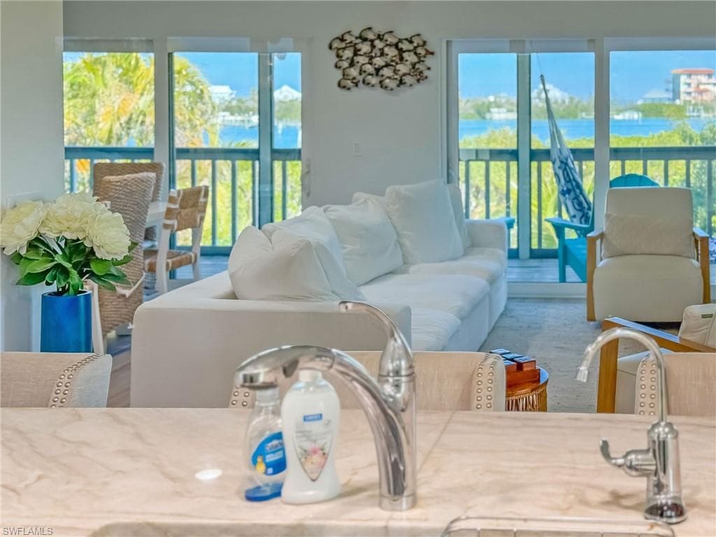 4490 Harbor Bend DR-7