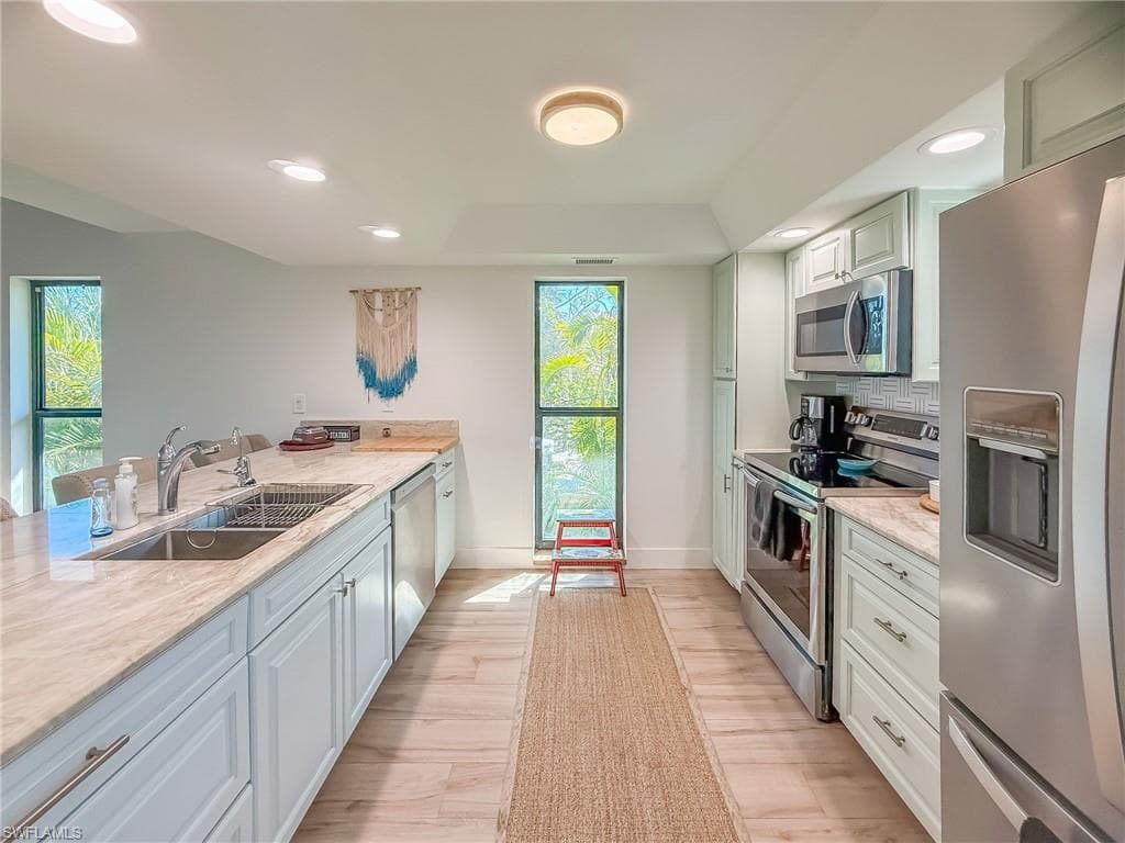 4490 Harbor Bend DR-9