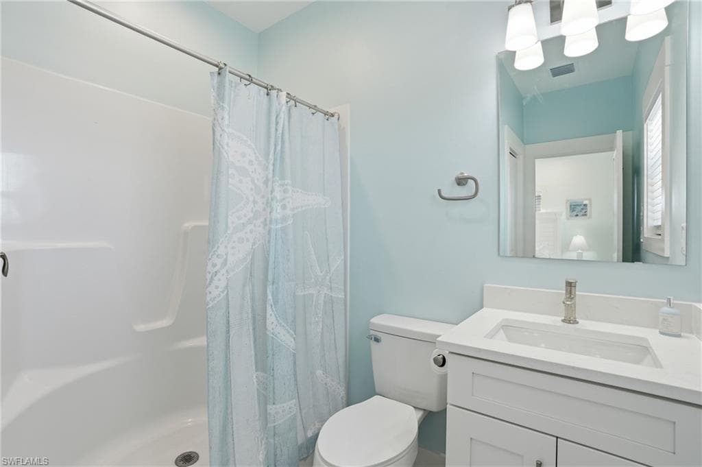 1 Fairview BLVD-16
