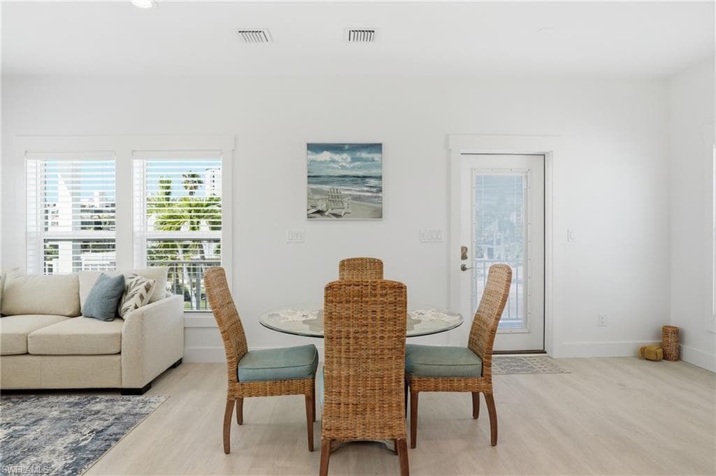 1 Fairview BLVD-11