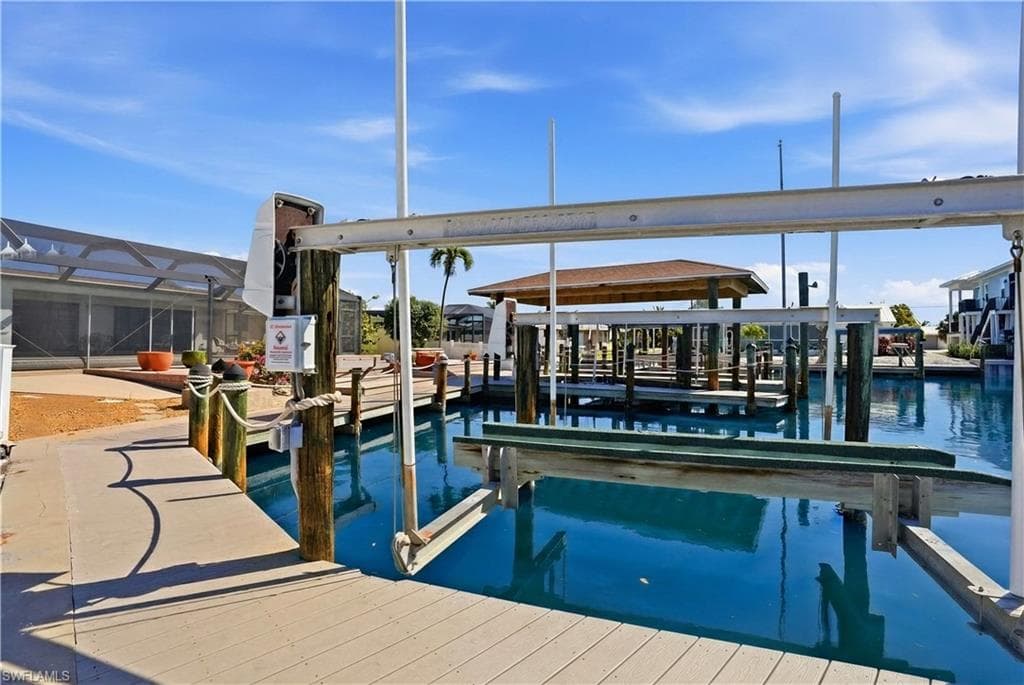 1 Fairview BLVD-25