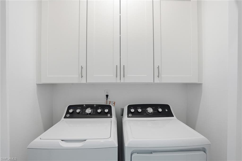 1 Fairview BLVD-21