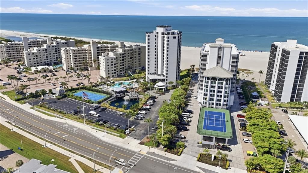 1 Fairview BLVD-35