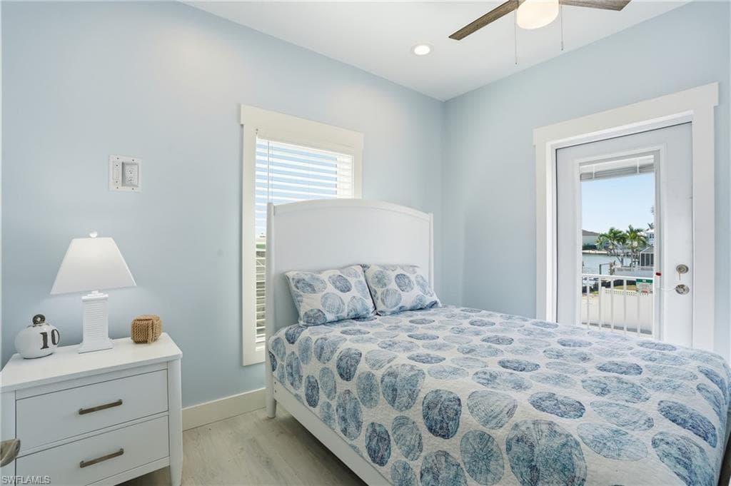 1 Fairview BLVD-19