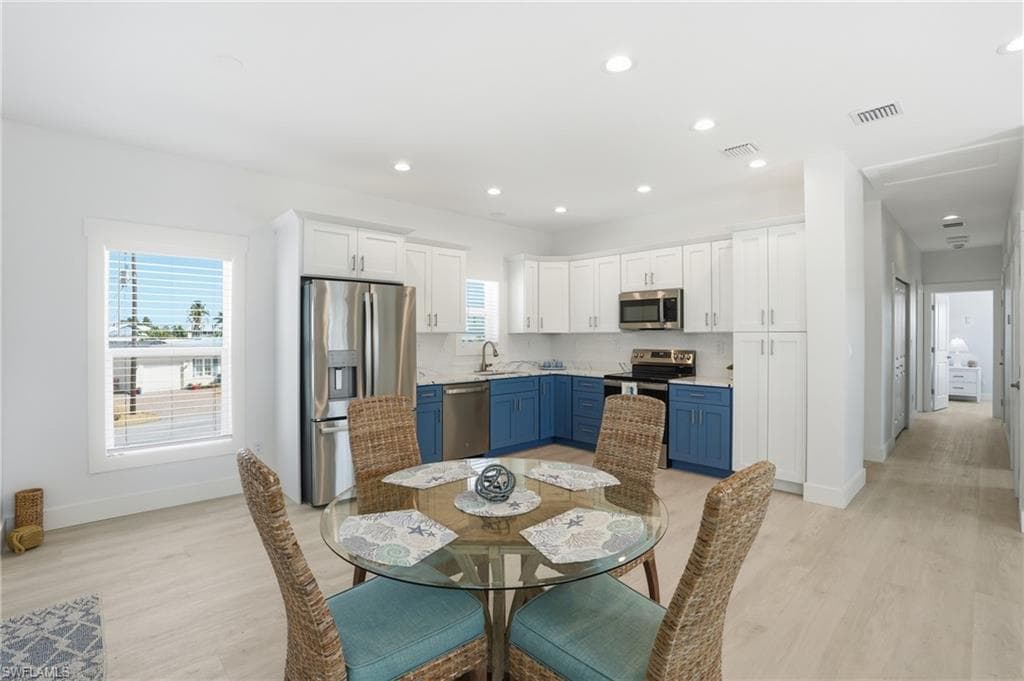 1 Fairview BLVD-9