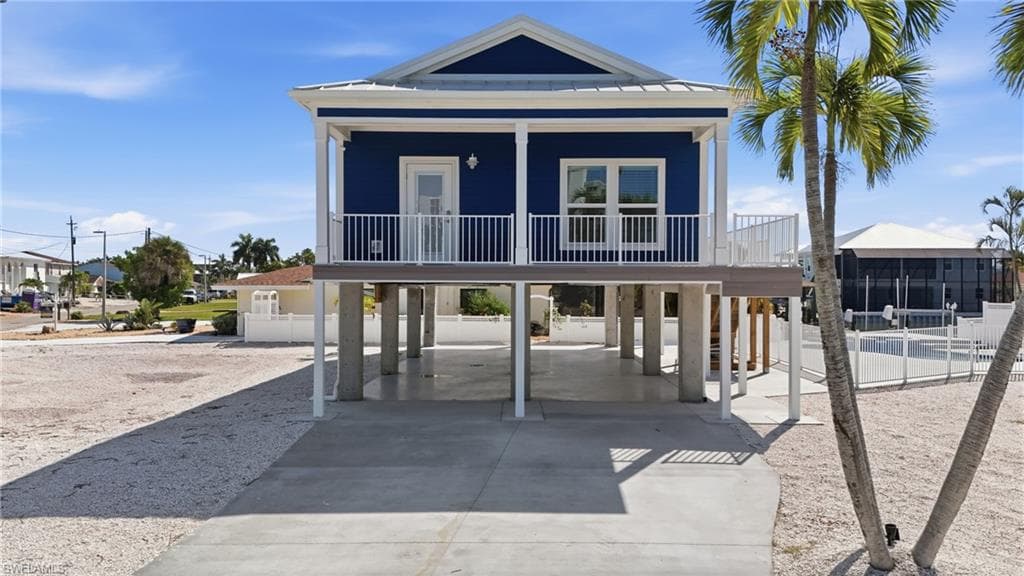 1 Fairview BLVD-28
