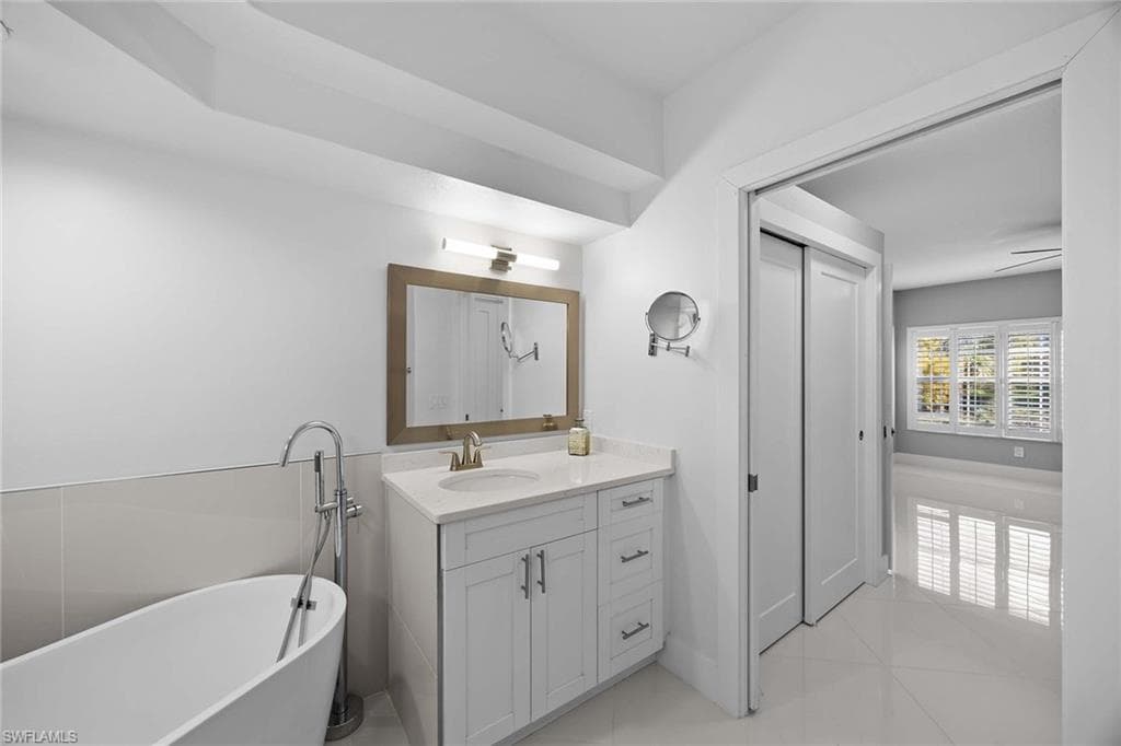 6834 Lantana Bridge RD # 101, NAPLES FL 34109-31