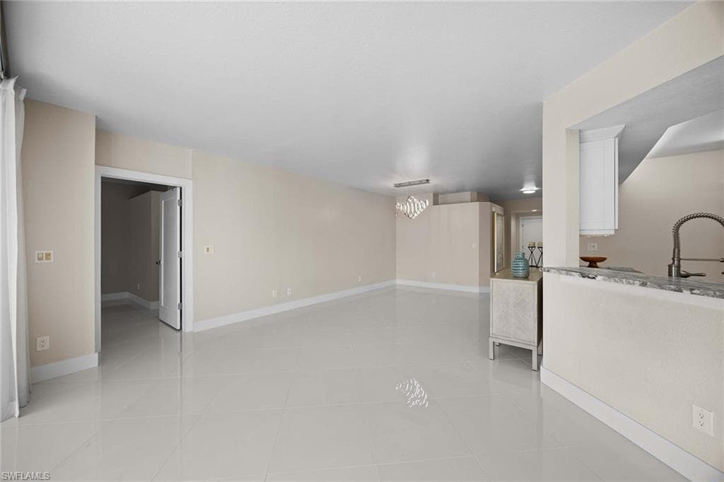 6834 Lantana Bridge RD # 101, NAPLES FL 34109-27