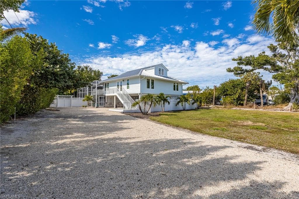 424 Lagoon DR, SANIBEL FL 33957-1