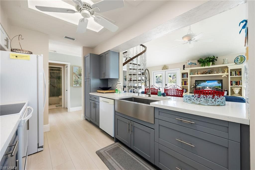 424 Lagoon DR, SANIBEL FL 33957-12