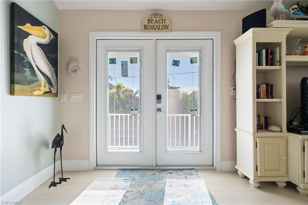 424 Lagoon DR, SANIBEL FL 33957-4