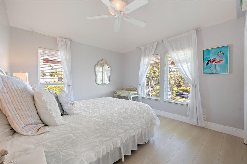 424 Lagoon DR, SANIBEL FL 33957-19