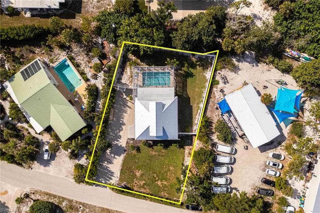 424 Lagoon DR, SANIBEL FL 33957-37