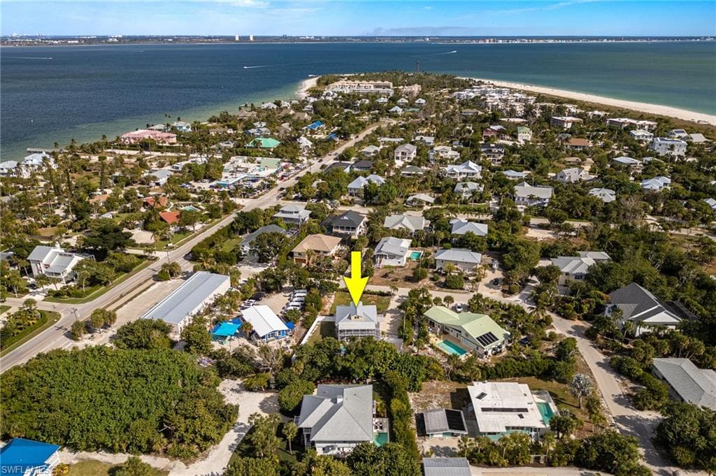 424 Lagoon DR, SANIBEL FL 33957-39